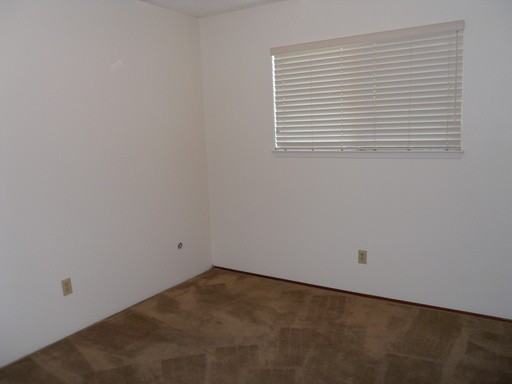 1605 San Miguel Ln - Photo 2 of 7