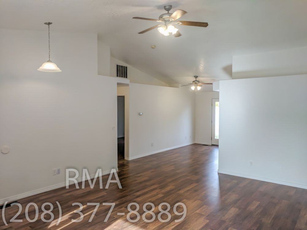 2324 Yucca Pl - Photo 3 of 13
