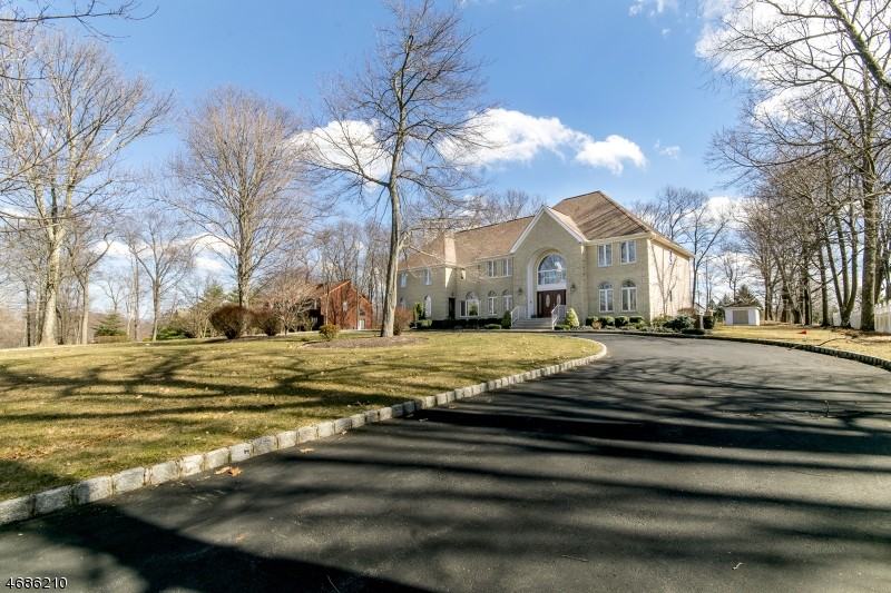 14 Castle Ct - Photo 2 of 24