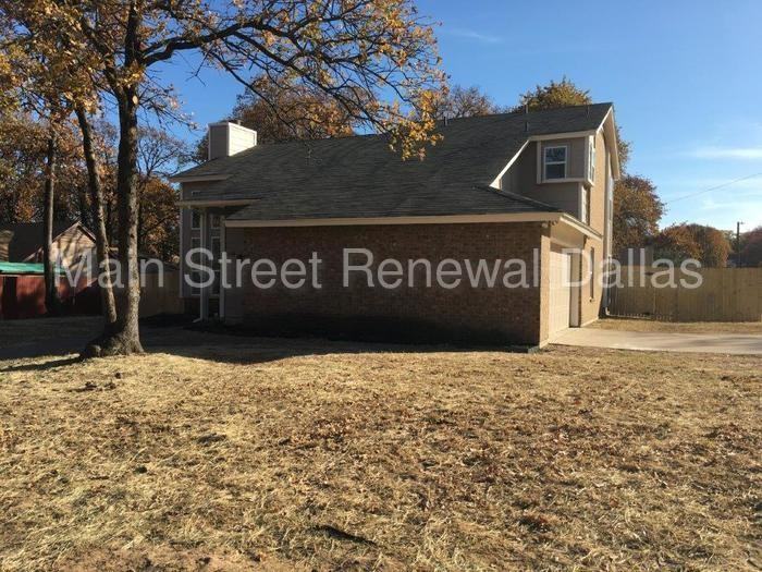 400 Greenleaf Dr - Photo 2 of 32