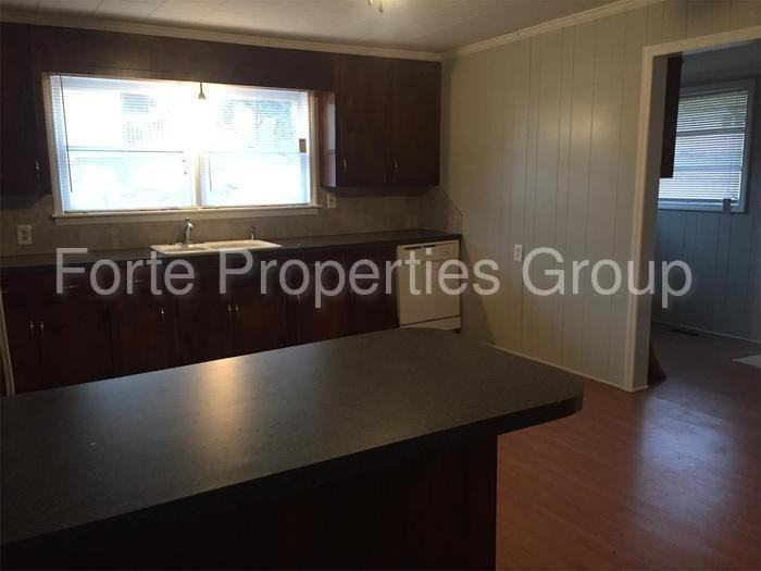 402 Parker Ave - Photo 3 of 8