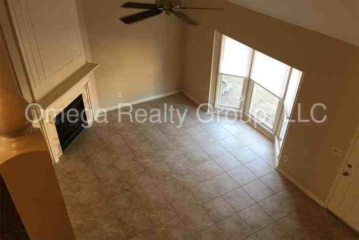 2172 Cheshire Dr - Photo 2 of 8