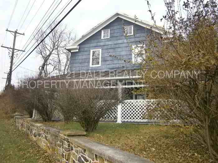 10 Mocking Bird Rd - Photo 3 of 18