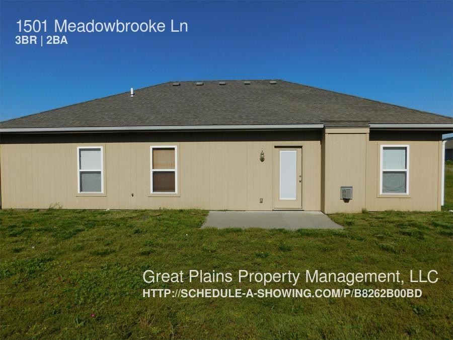1501 Meadowbrooke Ln - Photo 3 of 13