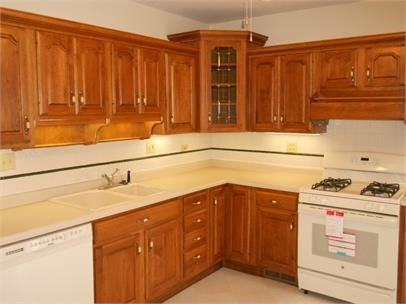 332 Gertrude St - Photo 3 of 11