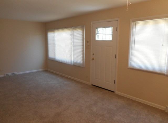 14916 Richmond Ave - Photo 2 of 10