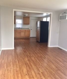 1702 Cora St - Photo 3 of 9