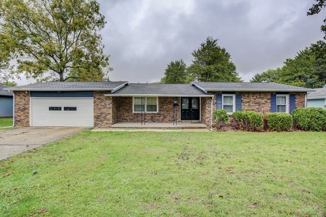 302 G H Baker Dr - Photo 2 of 30