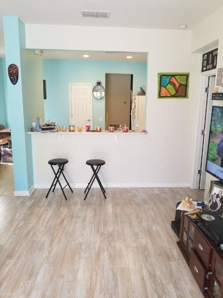 1622 Dittmer Cir SE - Photo 3 of 12