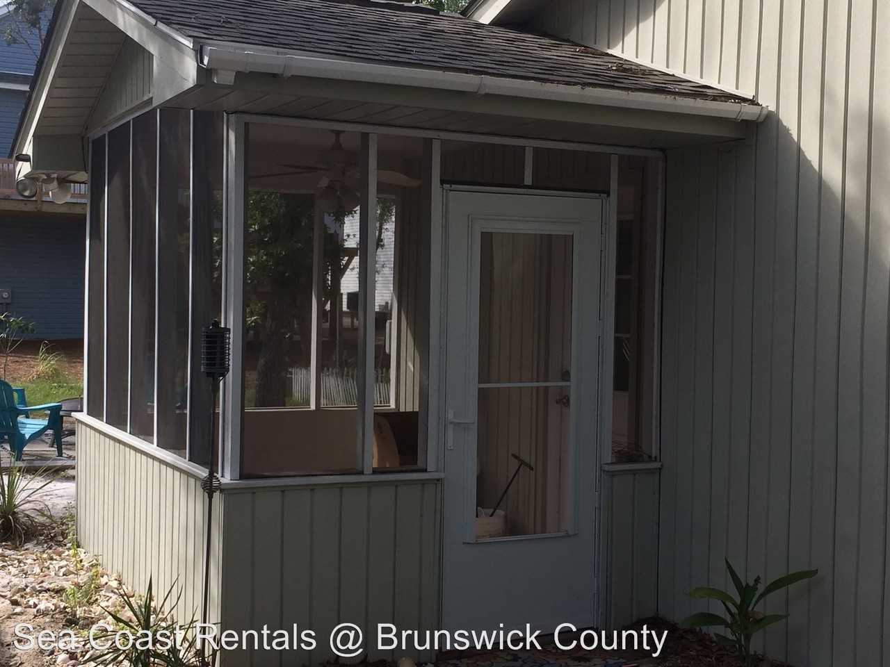 131 NE 35th St - Photo 2 of 11