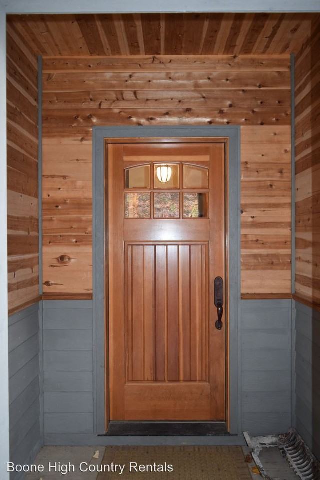 538 Little Creekside Rd - Photo 2 of 16