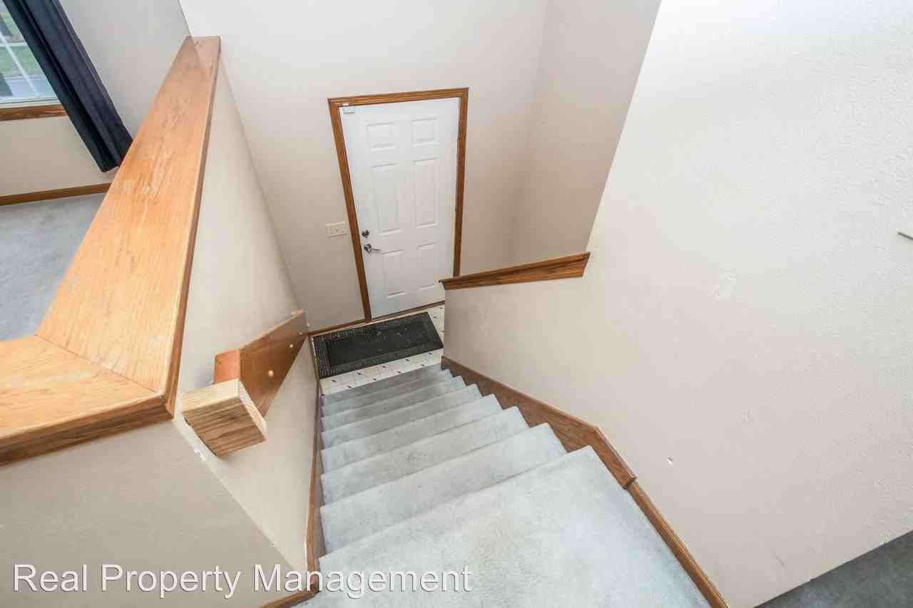 1800 King Ave - Photo 2 of 17