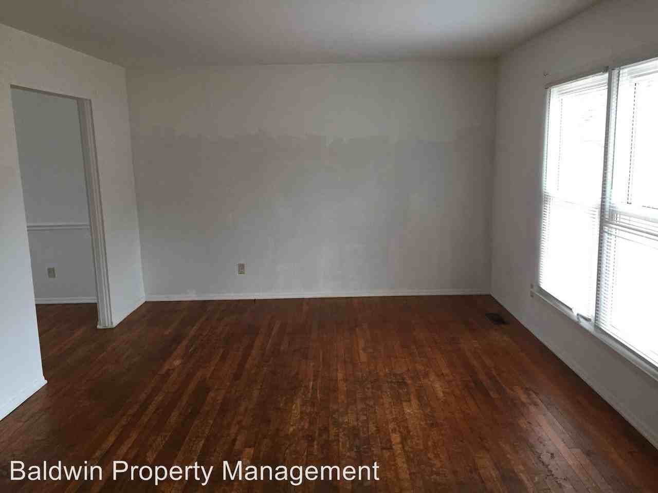 400 Foxcroft Dr - Photo 2 of 9