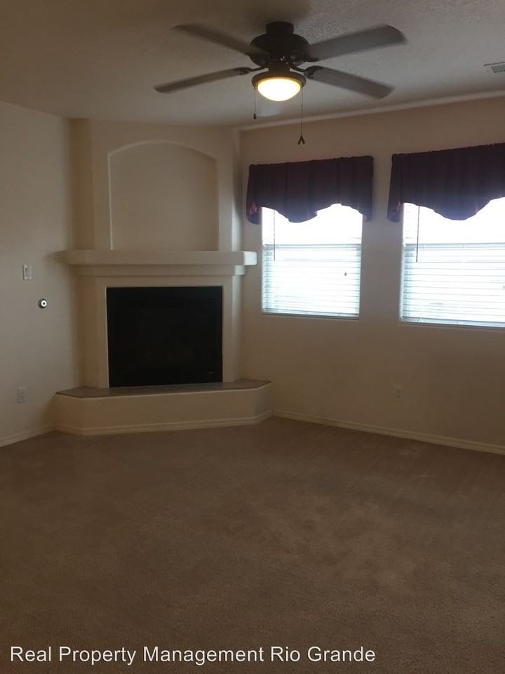 1919 Bold Ruler St SE - Photo 2 of 12