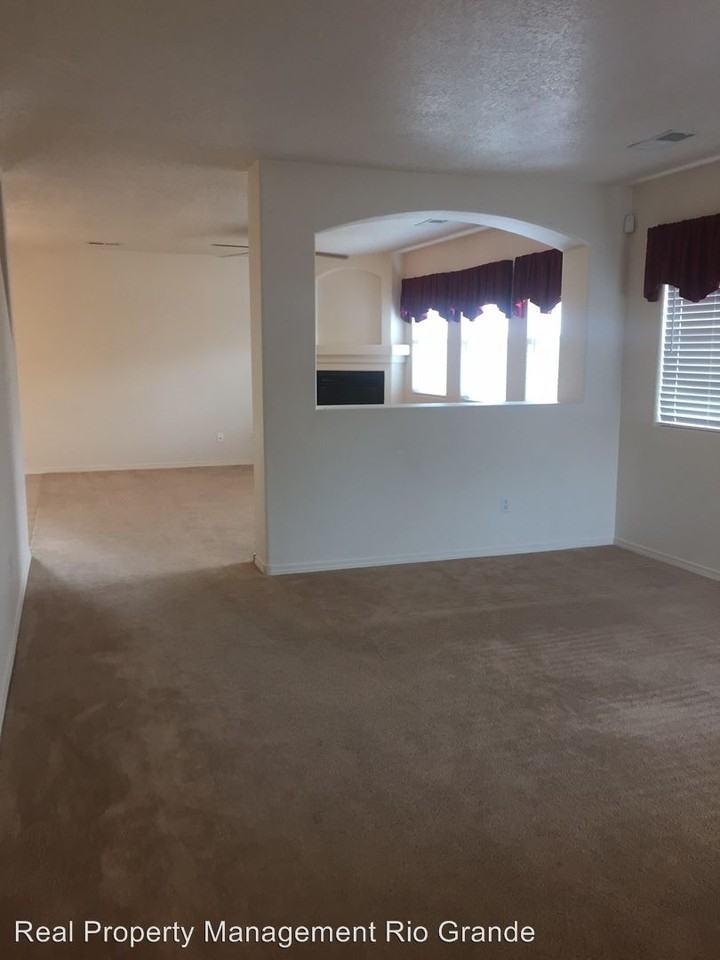 1919 Bold Ruler St SE - Photo 3 of 12