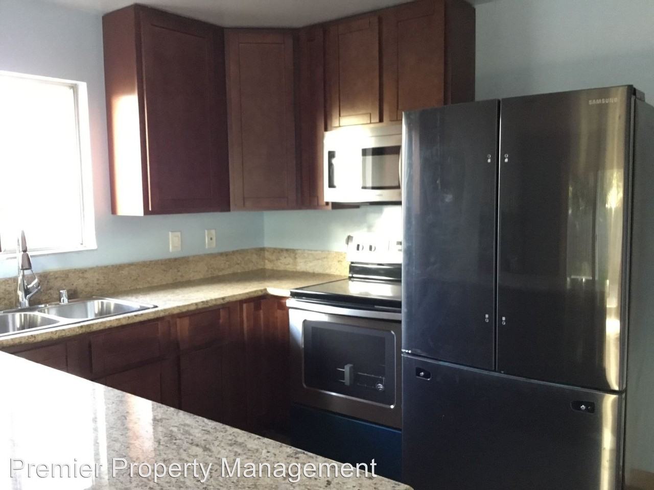 2655 Shamrock Dr - Photo 3 of 4