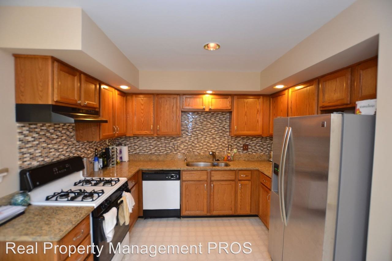 21006 Strawrick Terrace - Photo 2 of 33