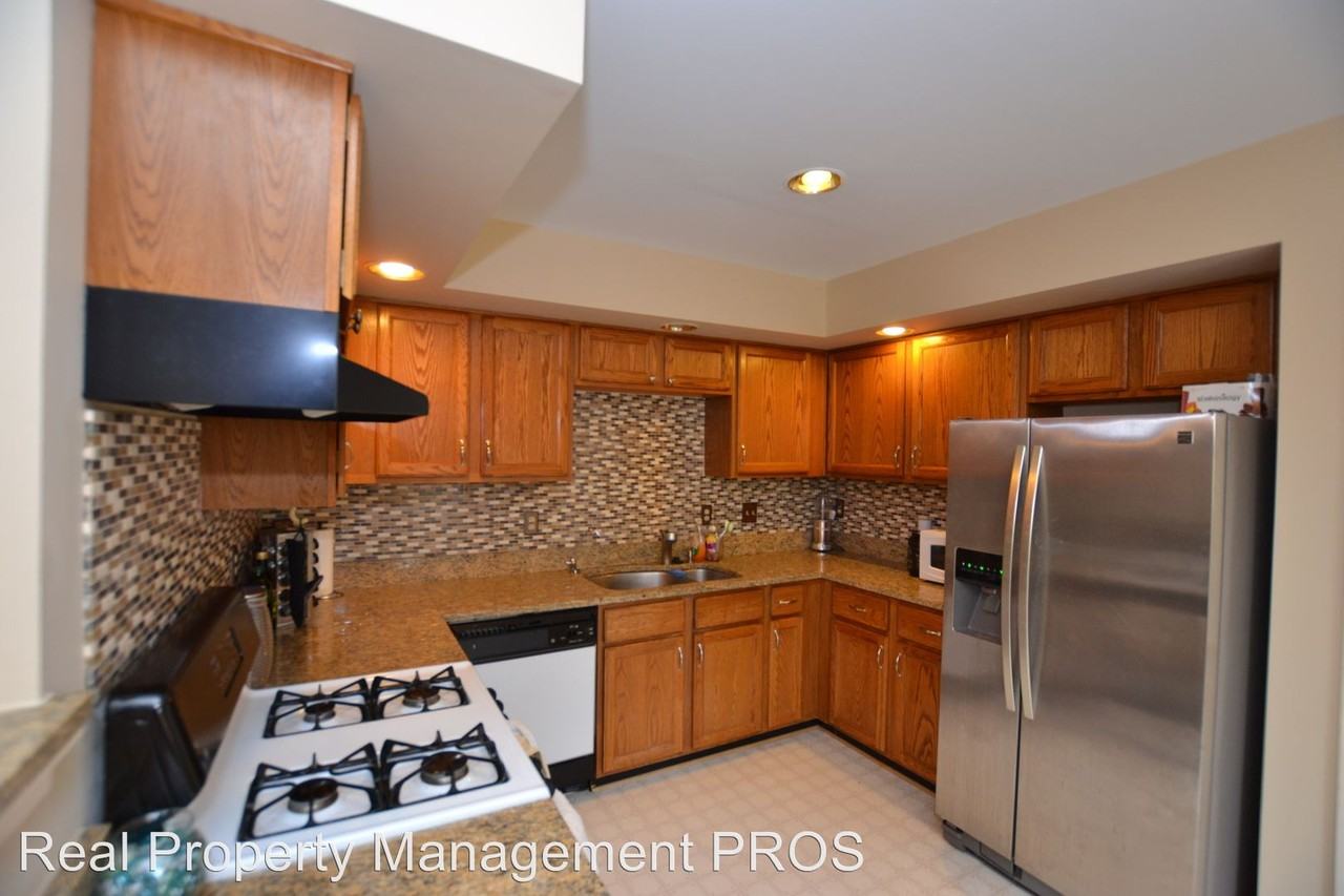 21006 Strawrick Terrace - Photo 3 of 33