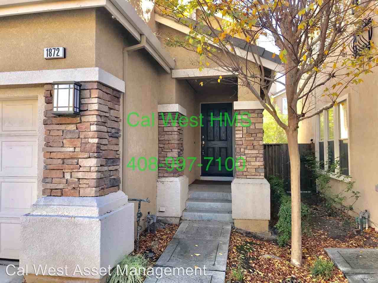 1872 Wayne Cir - Photo 2 of 24