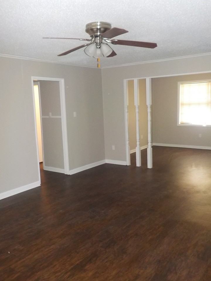 8347 Bridgewood Dr - Photo 3 of 14
