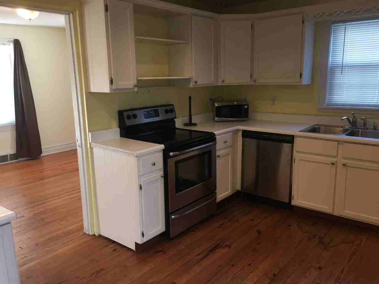 903 Wilkie Dr - Photo 2 of 18