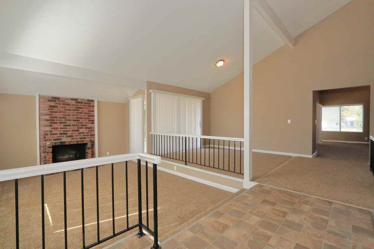 1294 Kew Gardens Dr - Photo 3 of 21
