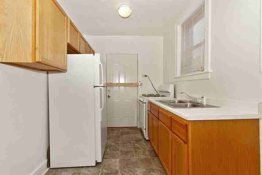 7953 S Wolcott Ave - Photo 3 of 5