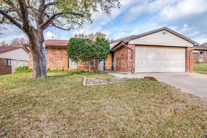 6607 Crestfield Dr - Photo 2 of 25