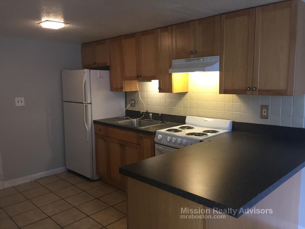 50 Fort Ave #B - Photo 2 of 13