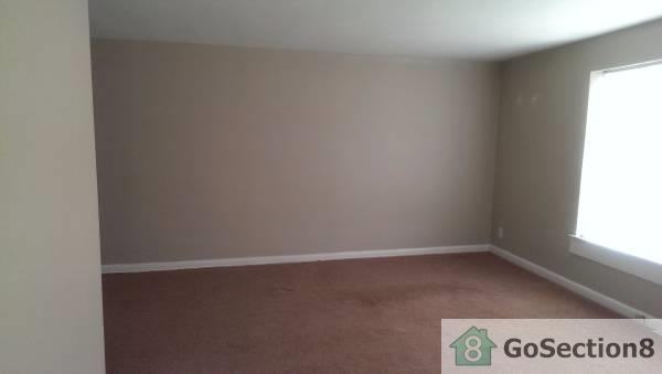 1140 Johnston Ave - Photo 3 of 14