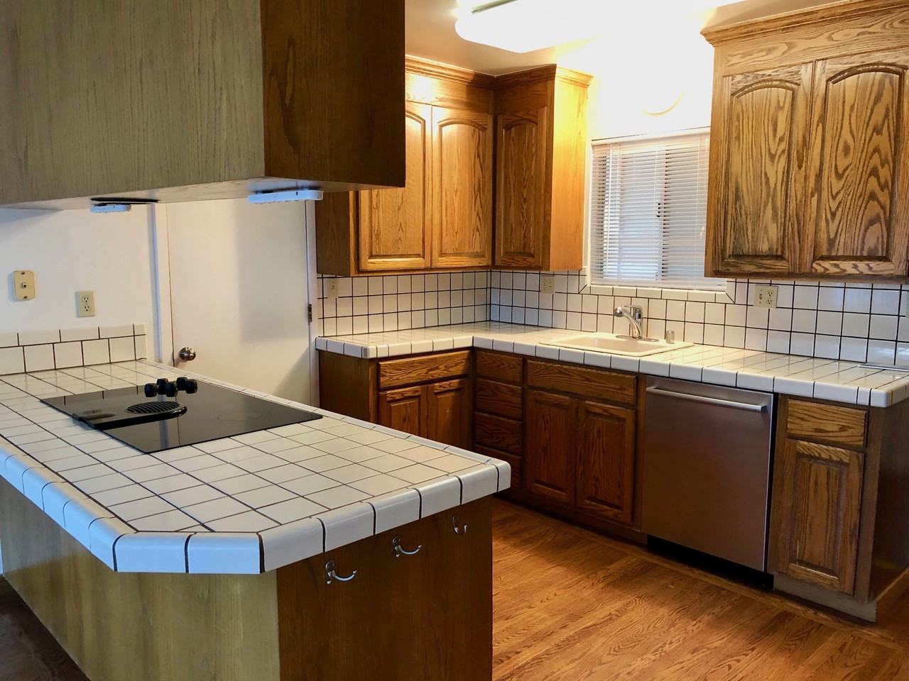 320 Riviera Drive - Photo 3 of 14