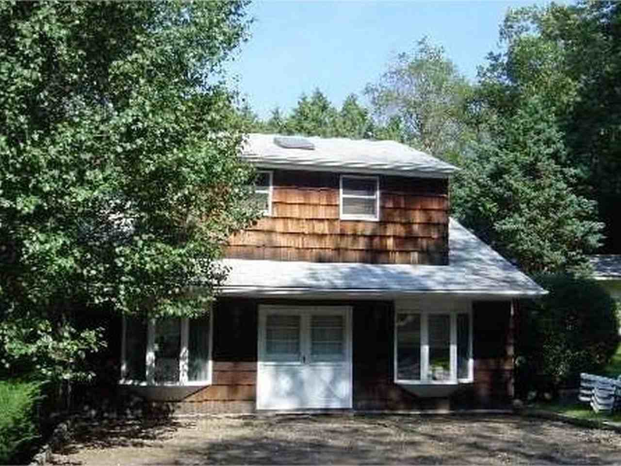 135 Lawn Ln - Photo 2 of 20