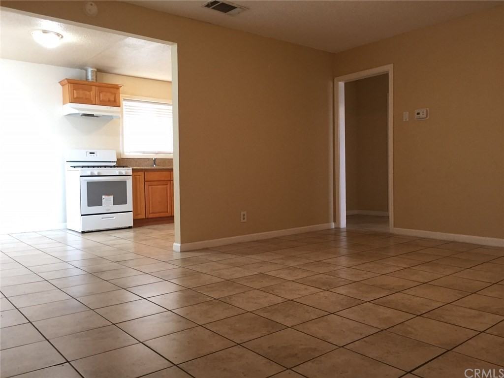 1064 Waters Ave - Photo 2 of 10