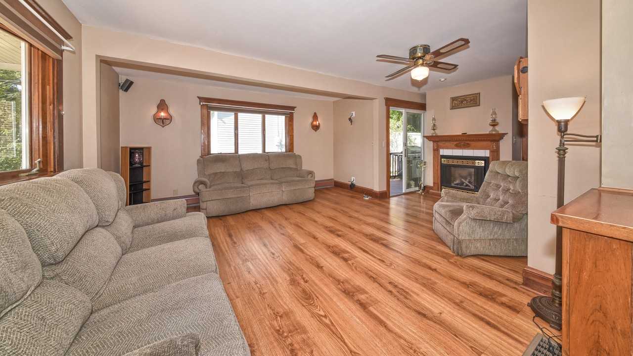 32 Manning Ave - Photo 2 of 26