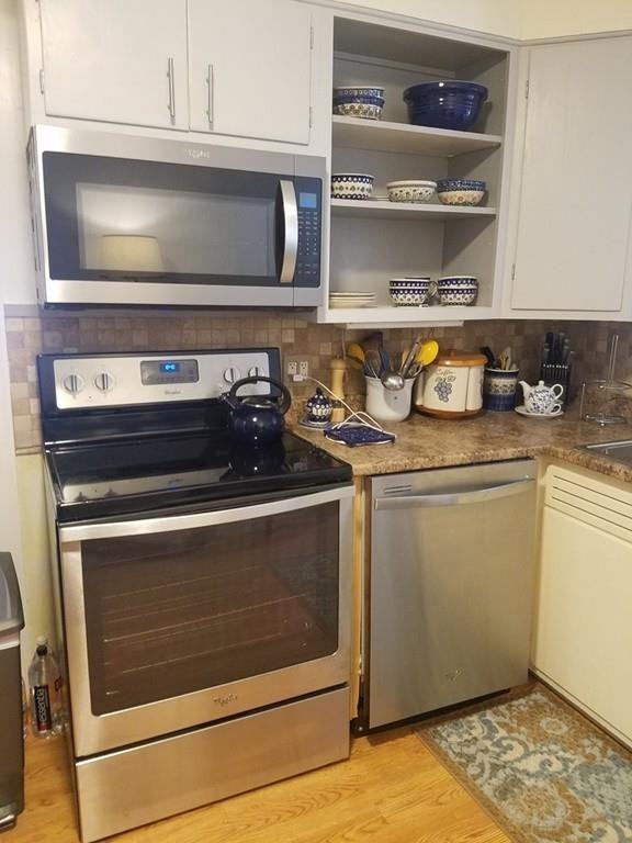 647 Main St #A - Photo 3 of 15