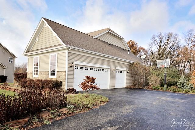 1860 Walnut Glen Blvd - Photo 2 of 29