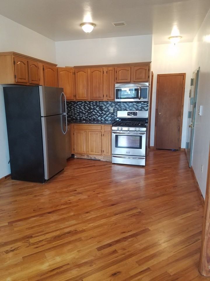 1157 Fulton St - Photo 2 of 11