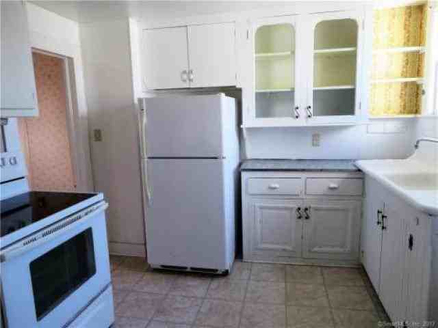 34 York Ave - Photo 3 of 6