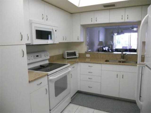 9320 Clubside Cir - Photo 2 of 6