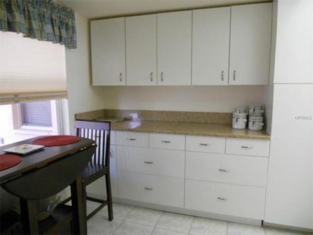9320 Clubside Cir - Photo 3 of 6