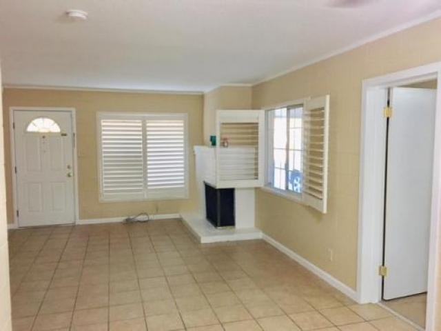 5100 62nd St - Photo 2 of 6