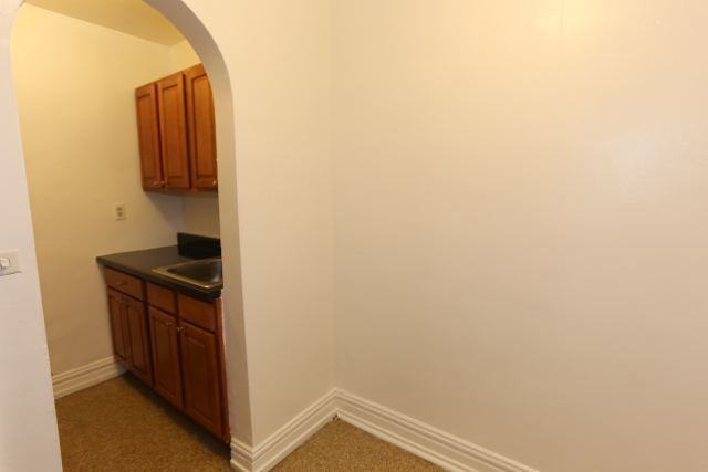 425 W Roscoe St #202 - Photo 3 of 17