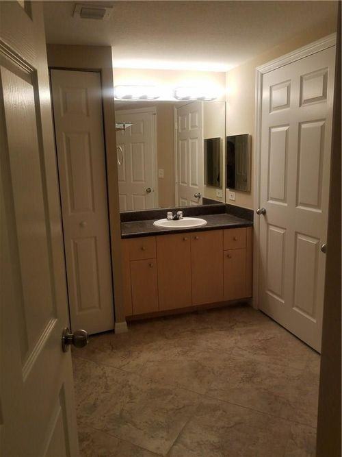 2574 Centergate Dr #3C - Photo 3 of 8
