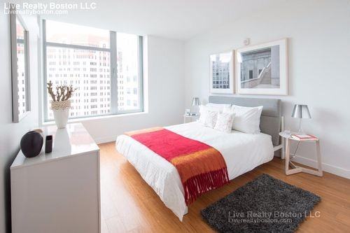 135 Kingston St - Photo 2 of 2