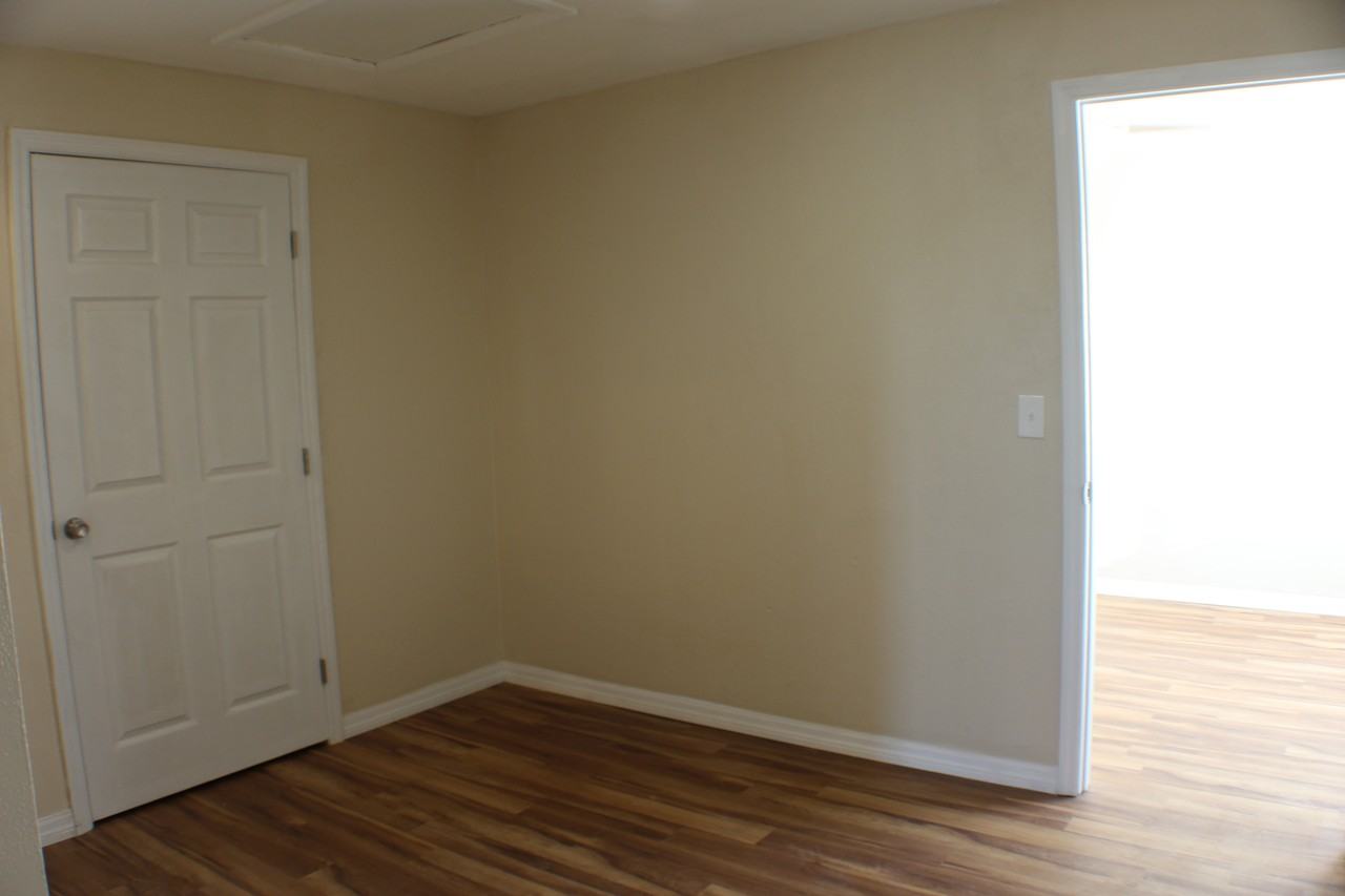 575 Clearwater Largo Rd N - Photo 2 of 8