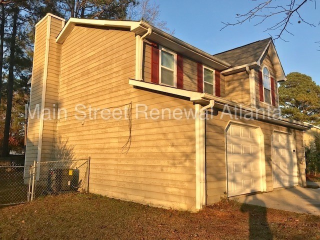 1304 Foxvale Dr - Photo 3 of 20