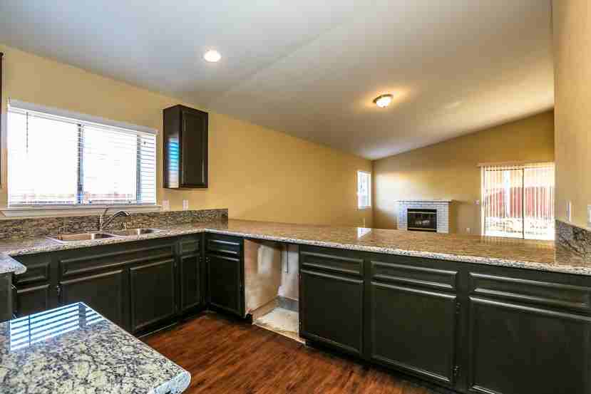 24610 Carolyn Ave - Photo 2 of 15