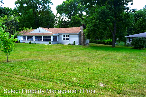 1985 W Weaver Rd - Photo 2 of 18