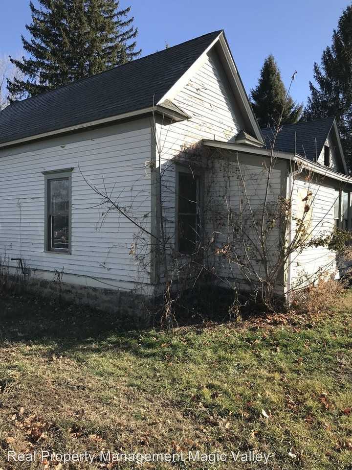 318 N Date St - Photo 2 of 10