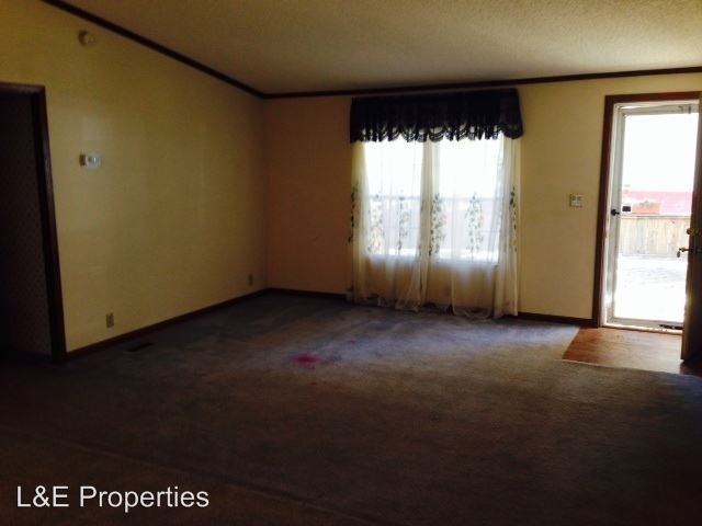 108 Belton Ave - Photo 2 of 12